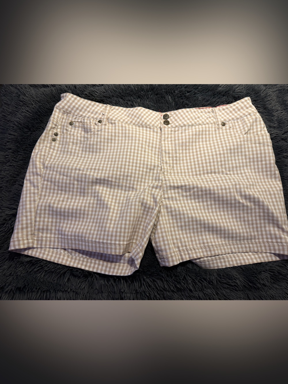 Sabrina Lauren BNWT SIZE 24 plaid tan and cream shorts cute soft & stretchy